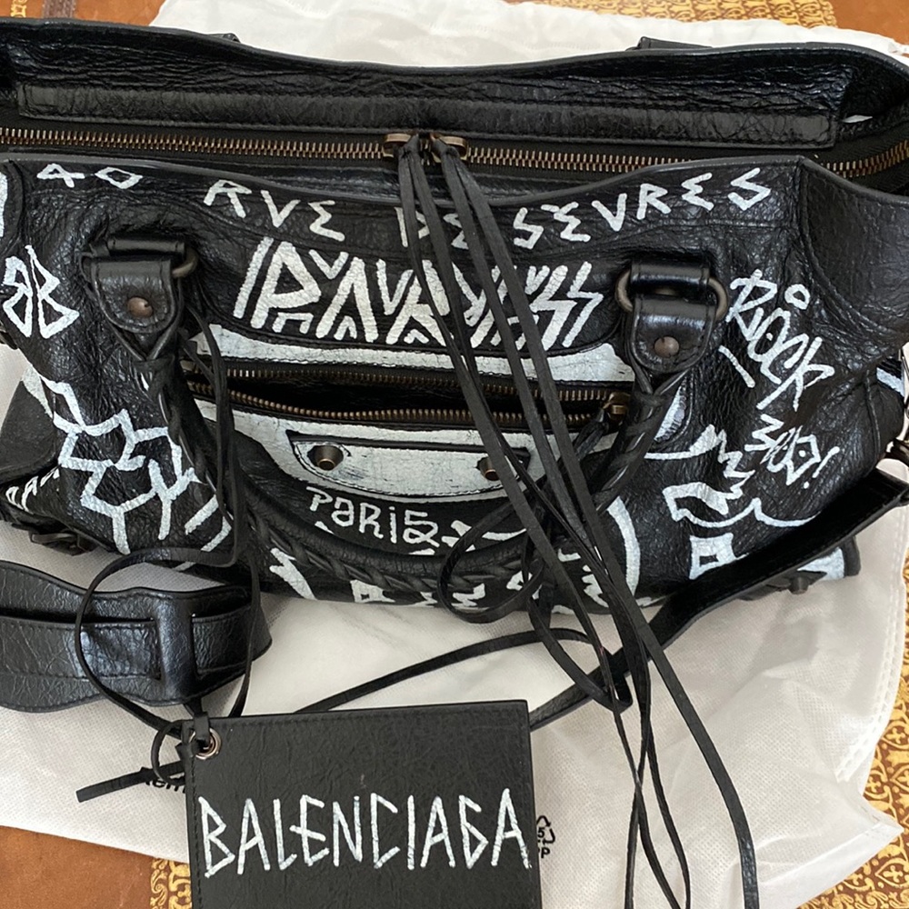 Balenciaga
City Graffiti Classic Studs Bag Leather Large